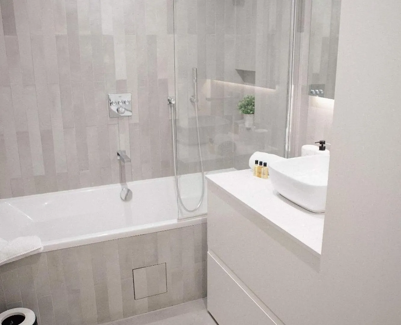 Marais - My Showroom Apartment *